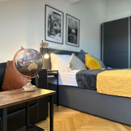 Apartments I 5 Minutes To Metro Wina Bagian luar foto