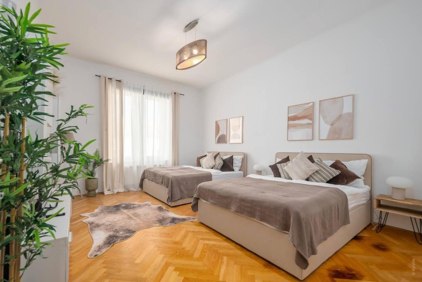 Apartments I 5 Minutes To Metro Wina Bagian luar foto