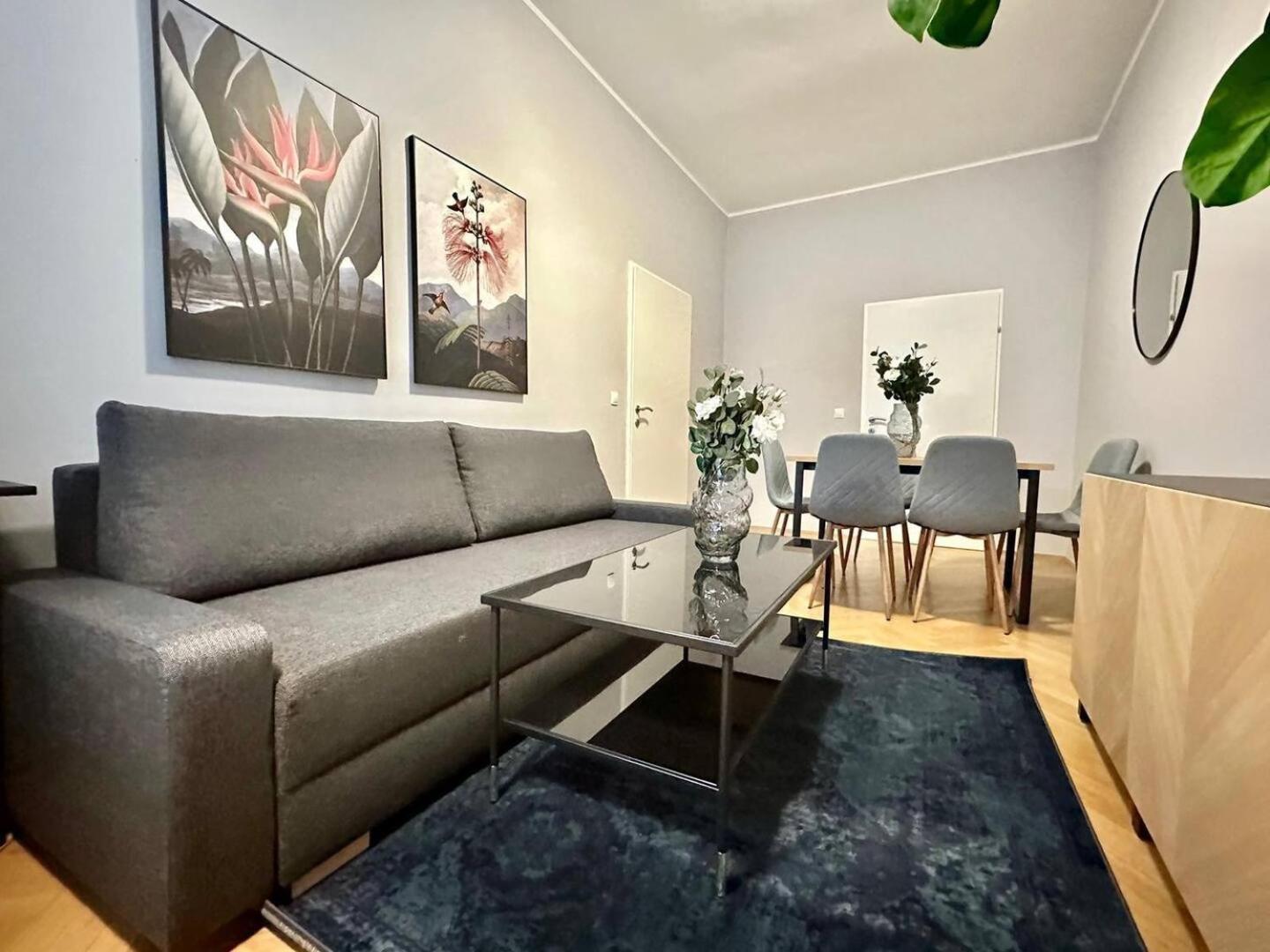 Apartments I 5 Minutes To Metro Wina Bagian luar foto