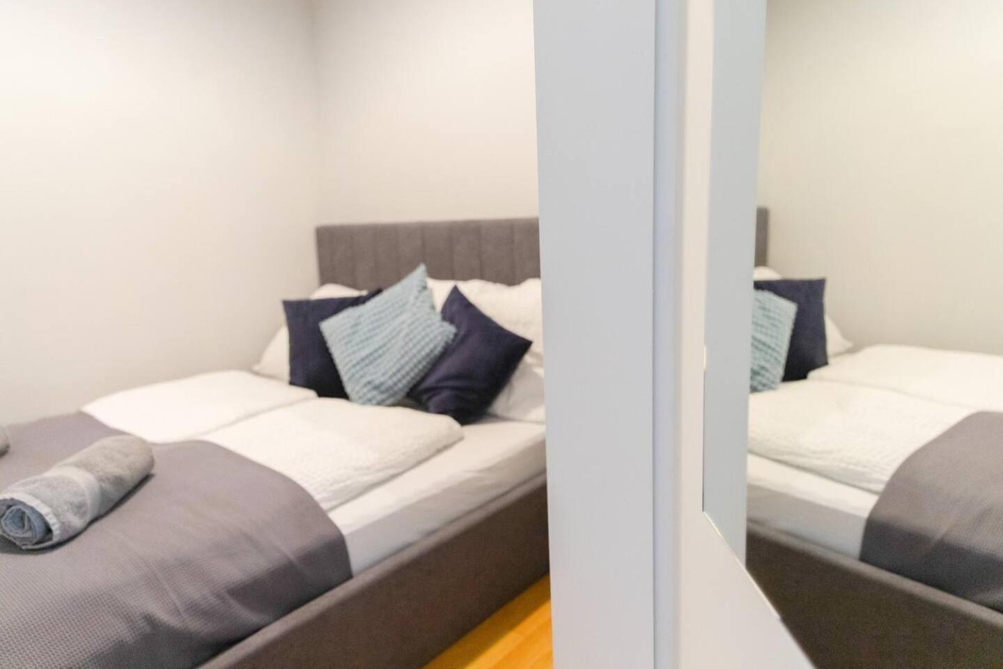 Apartments I 5 Minutes To Metro Wina Bagian luar foto