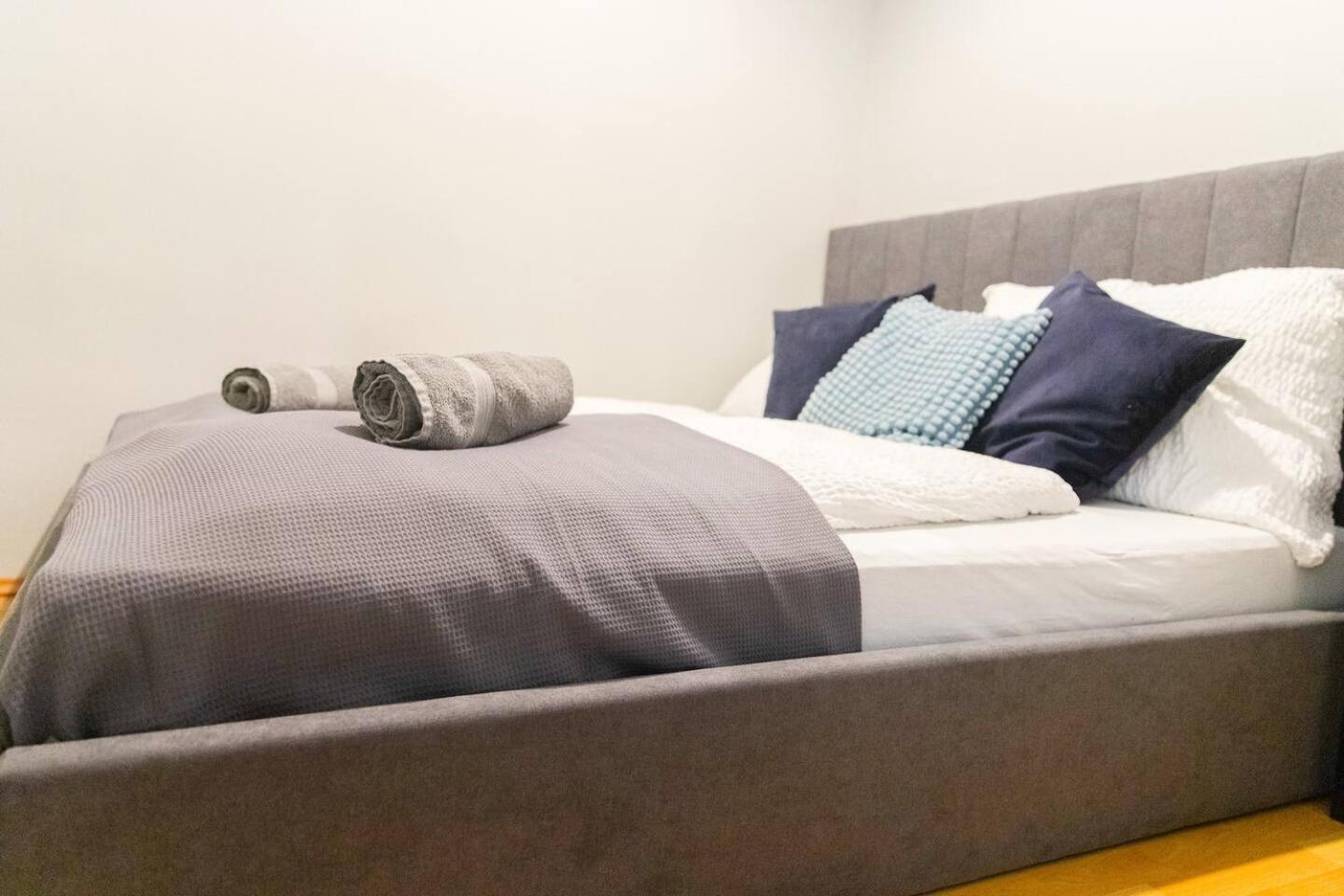 Apartments I 5 Minutes To Metro Wina Bagian luar foto