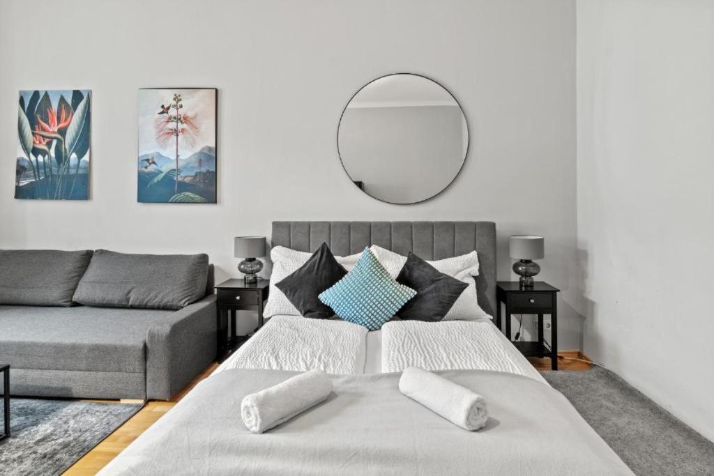 Apartments I 5 Minutes To Metro Wina Bagian luar foto