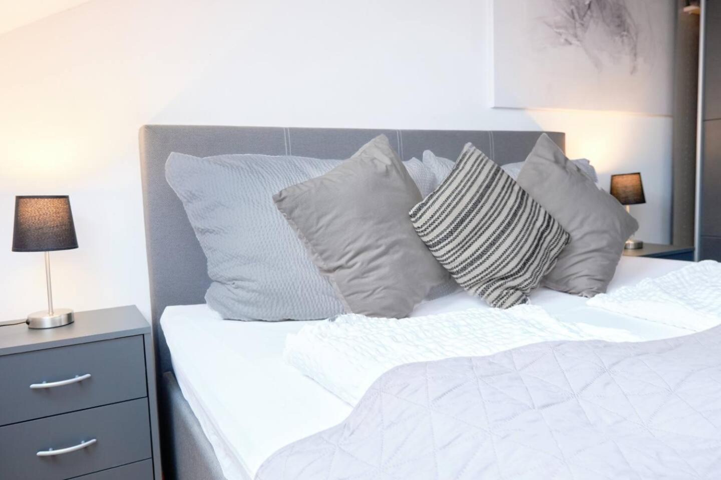 Apartments I 5 Minutes To Metro Wina Bagian luar foto
