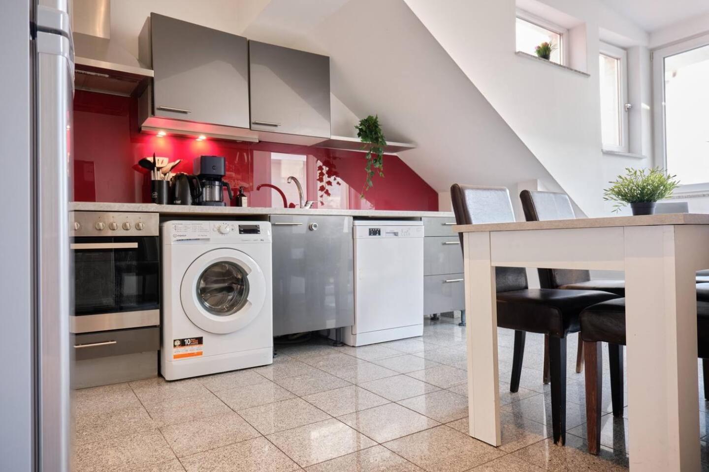 Apartments I 5 Minutes To Metro Wina Bagian luar foto