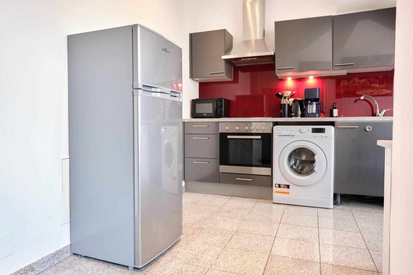 Apartments I 5 Minutes To Metro Wina Bagian luar foto