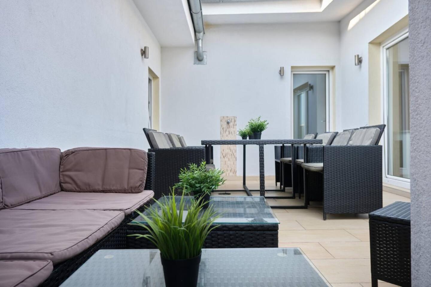 Apartments I 5 Minutes To Metro Wina Bagian luar foto