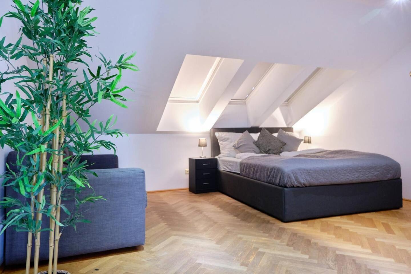 Apartments I 5 Minutes To Metro Wina Bagian luar foto