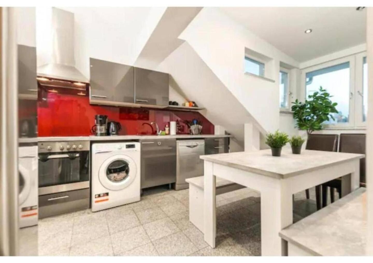 Apartments I 5 Minutes To Metro Wina Bagian luar foto