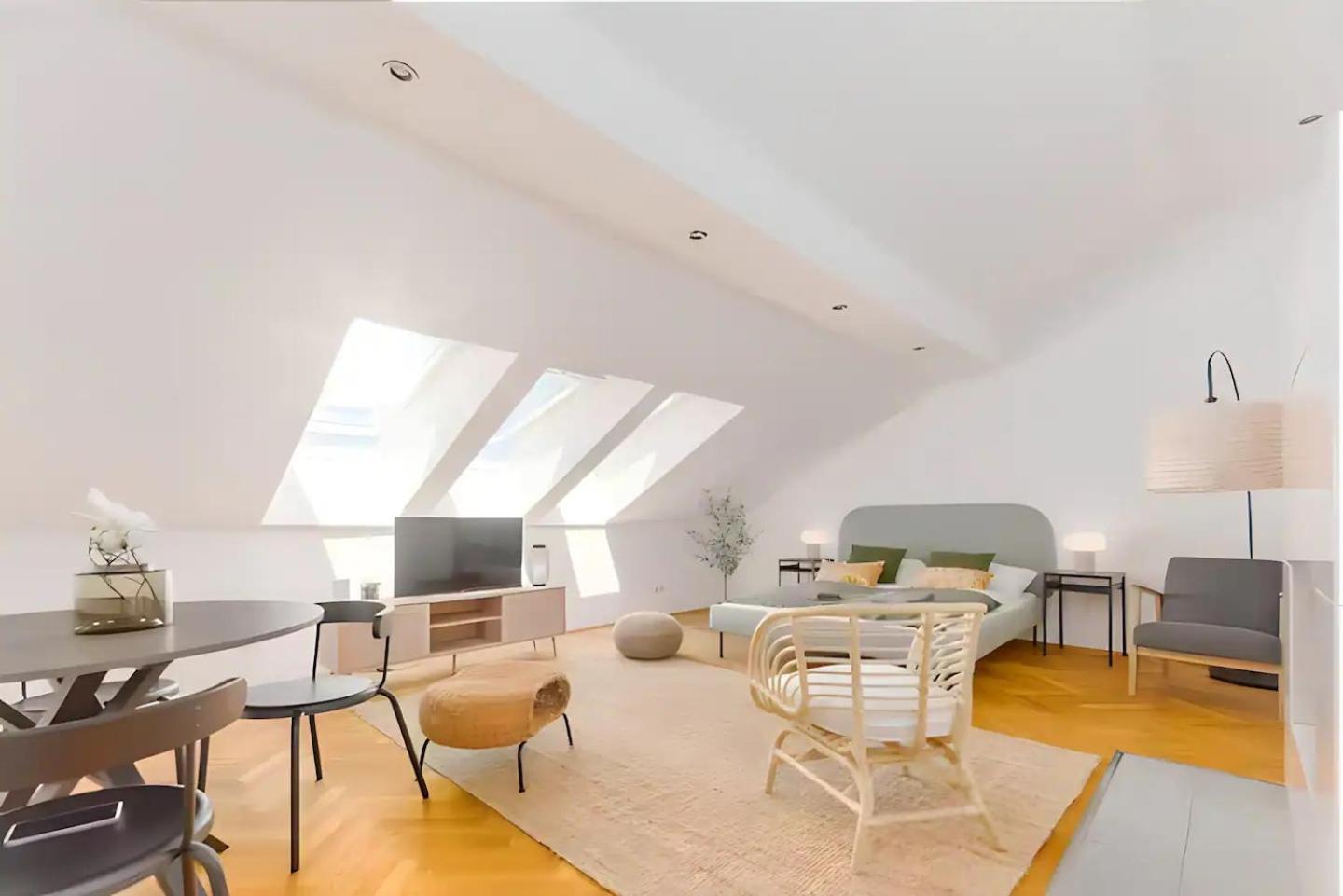 Apartments I 5 Minutes To Metro Wina Bagian luar foto