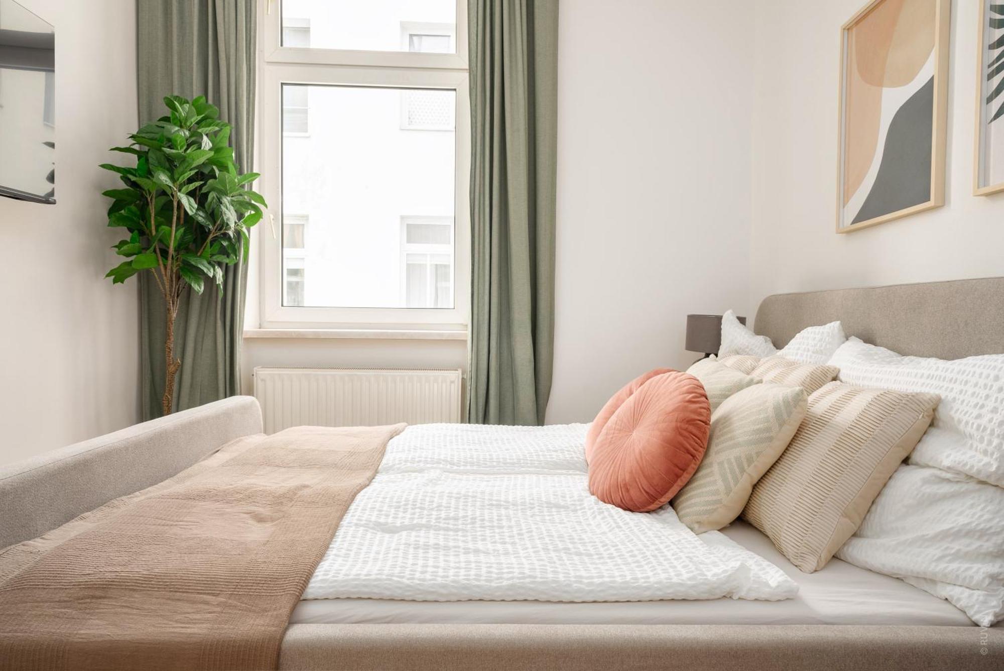 Apartments I 5 Minutes To Metro Wina Bagian luar foto